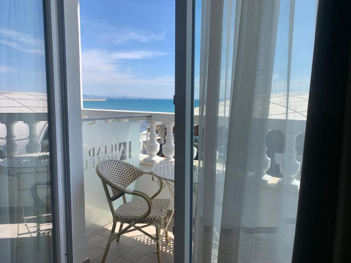 Iliad Hotel دراس المظهر الخارجي الصورة